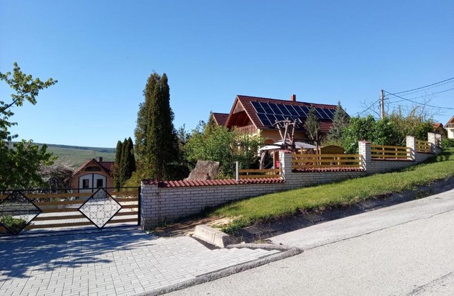 Eszter-lak