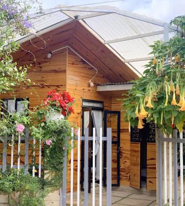 EUDORA HOUSE 2