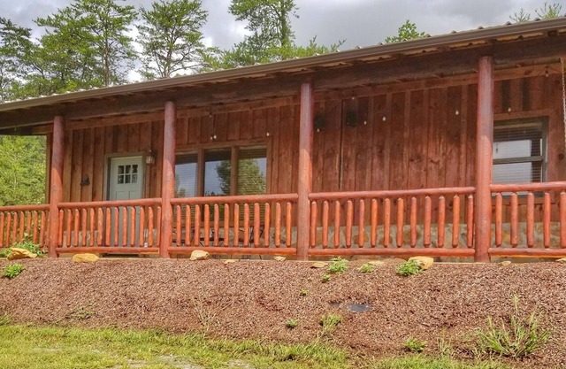2 chambres, 1 salle de bain, 4 couchages, bain à remous, vue sur la montagne, à quelques minutes de la rivière Ocoee