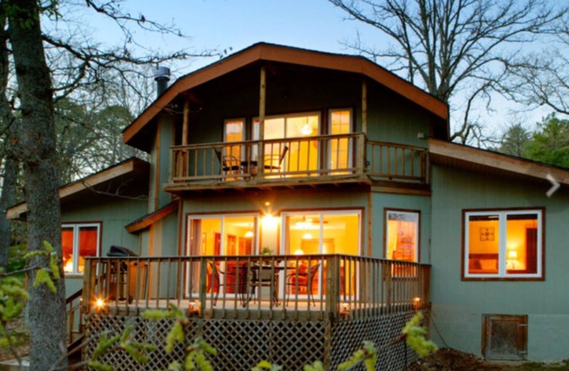 Eureka Springs Gem!