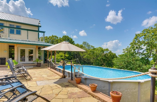 Eureka Springs Vacation Rental w/ Pool & Hot Tub!