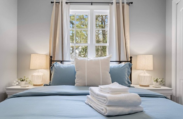 EV Charger|King Bed|Pets OK|Bond Lake