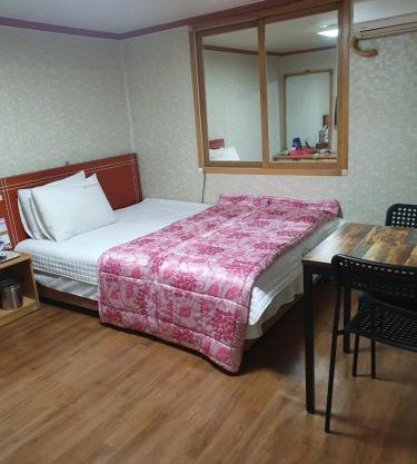 Eve motel