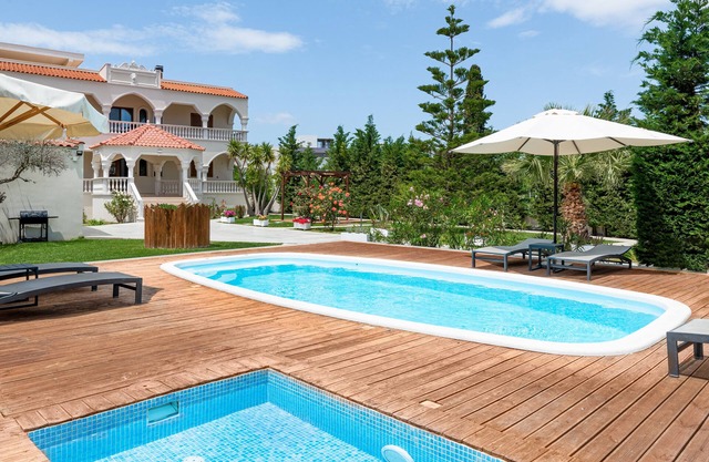 Evelyn Villa avec piscine privée jusqu'à 10