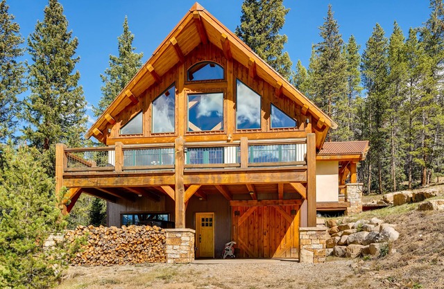Evening Star: amazing mountain home in the Rockies near skiing