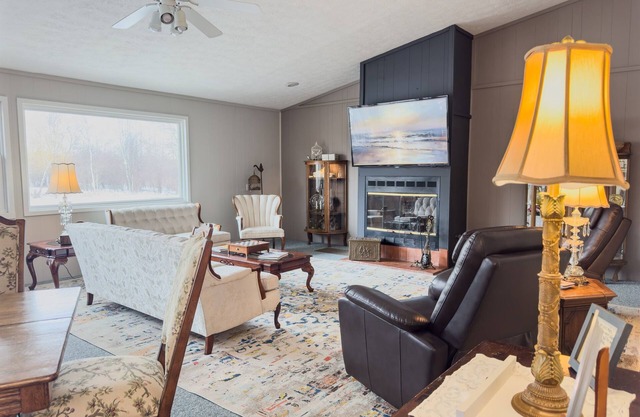 Event Rental 10BR/10BA Sleeps 28 B&B Near The Lake
