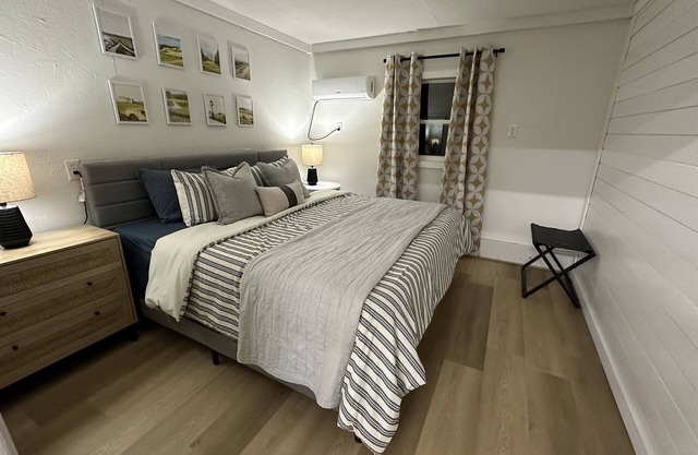 Events welcome! Two homes for Large Groups!