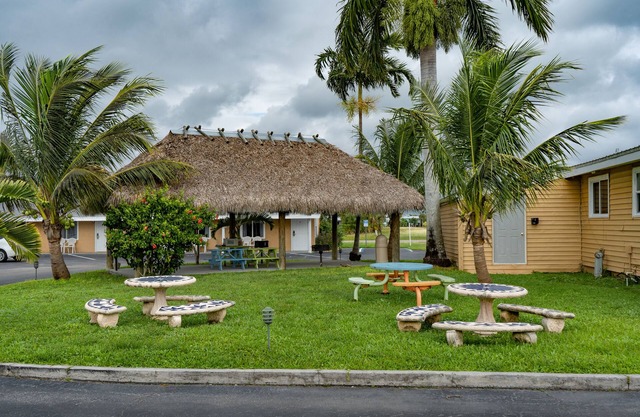 Everglades City Motel