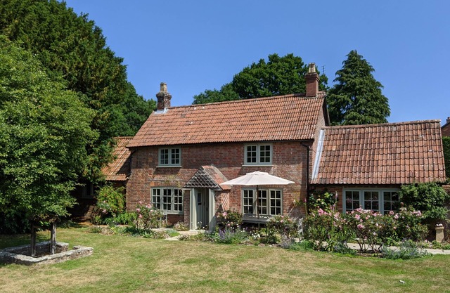 Un chalet Cobb charmant et historique à la périphérie du village de Bransgore.