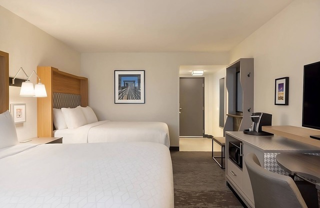 Everything You Need For The Perfect Vacation! 3 Convenient Units! Indoor Pool