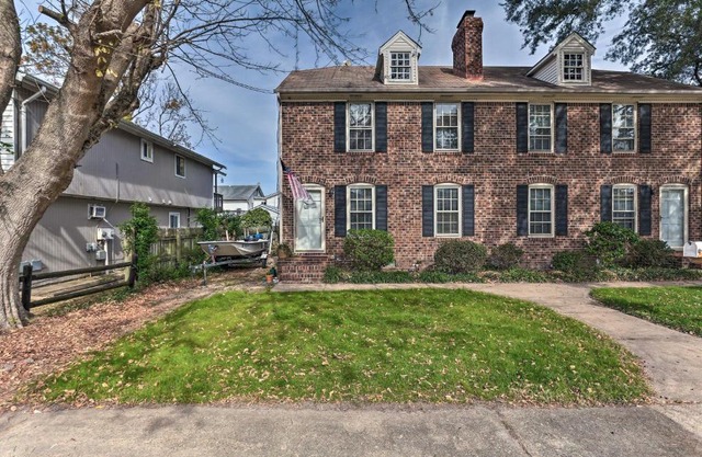 Evolve High-End Home on Lake 1 Block to Coast!