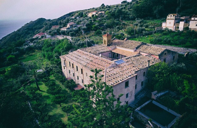 « Ex Convento | maison avec jardin » est dans un bel ancien couvent du 17ème siècle.