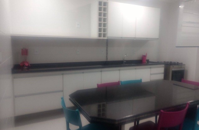 Excellente couverture de 3 chambres pour 12 personnes, proche de la plage.