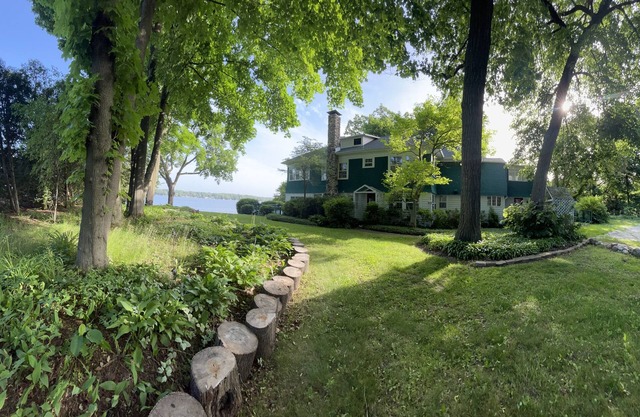 Excellent getaway. Lake front home with Stunning lake views, come make memories!