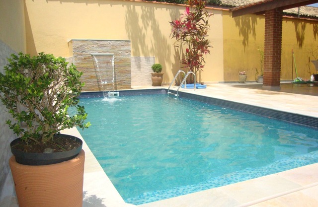 Excellente maison avec 2 suites et 1 chambre à coucher, piscine, barbecue et prox. de la mer