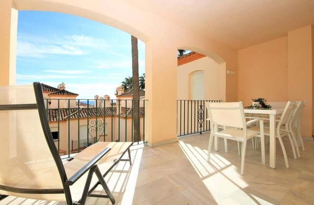 Excellent appartement élégant avec vue sur la mer, Belgravia Club à côté du port près de la plage