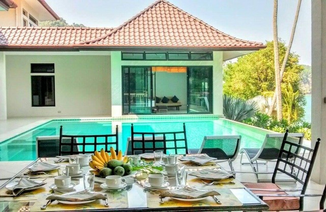 Maison Noble Front de Mer Exceptionnelle