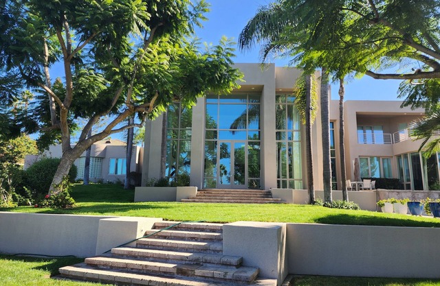 EXCEPTIONAL CONTEMPORARY EXECUTIVE HOME IN RANCHO SANTA FE, CA