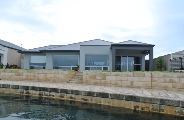 Exceptional Holiday Home - Boat Mooring Facilities - Marina Views