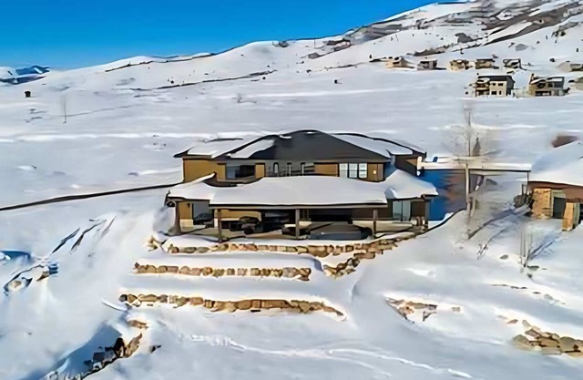 Exceptional luxury 9 bdr 11 bath