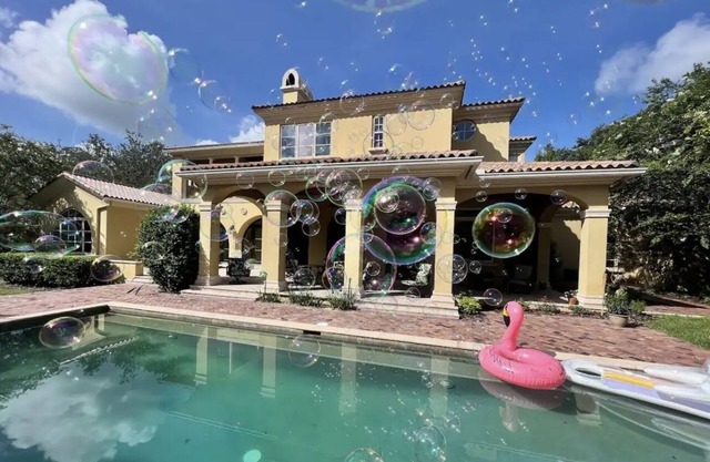 Exceptional Luxury Home near airport and beaches!