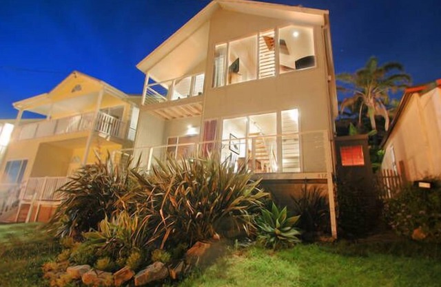 Vues sur l'océan exceptionnelles dans cette maison moderne et familiale.