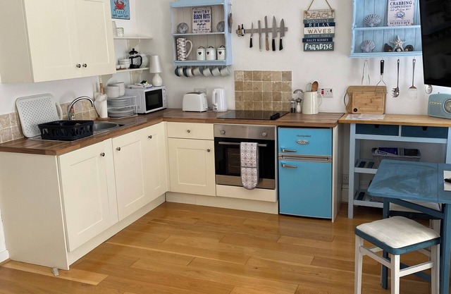 ⭐️EXCEPTIONAL ONE BEDROOM APARTMENT WHITBY - ABBEY VIEWS & 3PM CHECK IN SLEEPS 4
