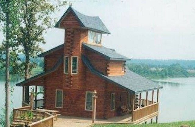 Vue exceptionnelle sur la rivière Ohio et accueille 2 bateaux