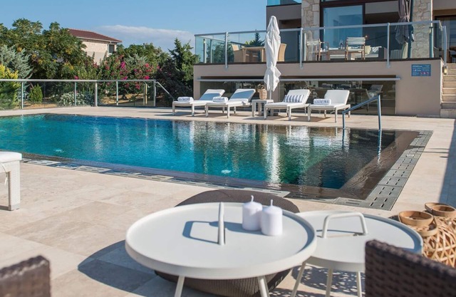 Exceptionnelle villa avec piscine au bord de mer