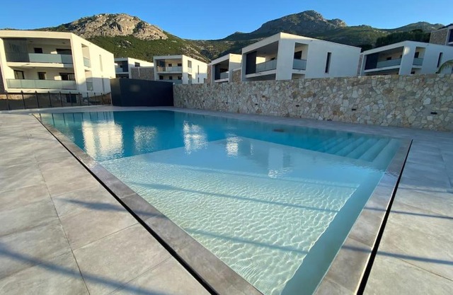 Exceptionnelle Vue Mer Calvi - Piscine - T2