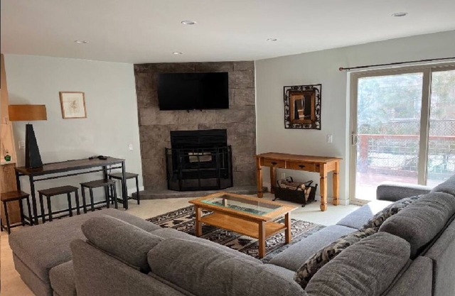 Exciting 2 bedroom apartment, South Lake Tahoe