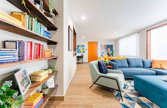 Exciting Central Roma Condo, Parque Mexico 550m!