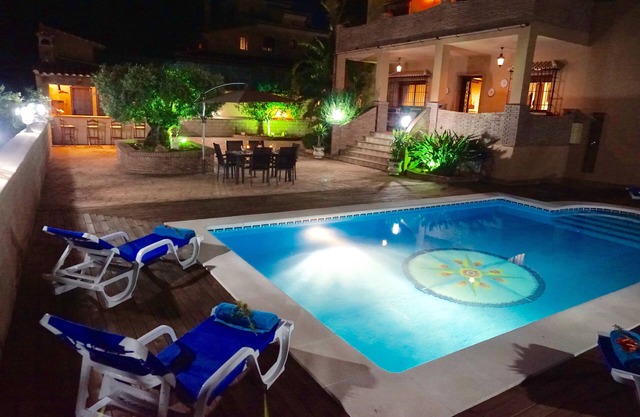Villa exclusive avec piscine privée, barbecue extérieur et salle de jeux 13 p.