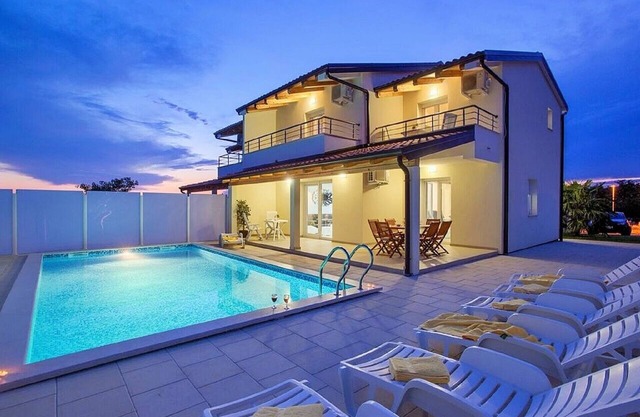 ** Exclusive villa 4 **** étoiles avec piscine à Umag **
