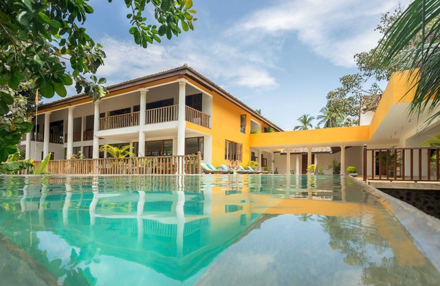 Exclusive 5 Chambres Villa. Entièrement dotés de 17m Infinity Piscine