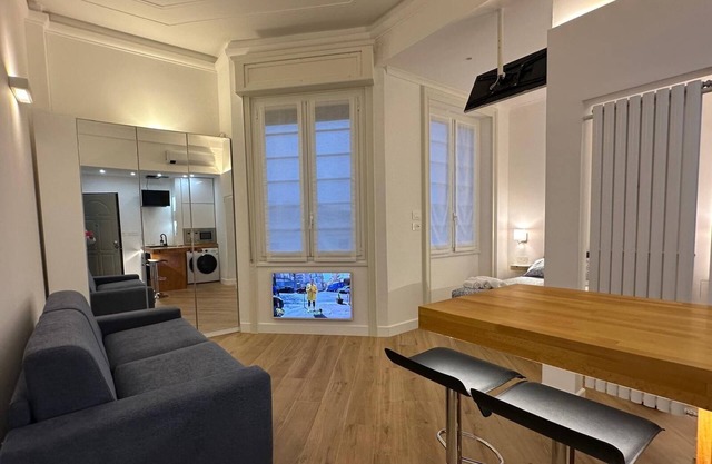 Exclusive between sea and downtown