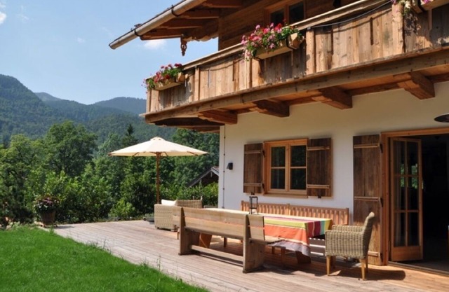 Exclusive country house, modern with old wood in chalet style, sauna and terrace