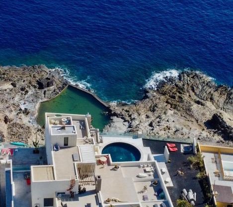 Exclusive Design Villa 1080 m2, oceanfront with Pool