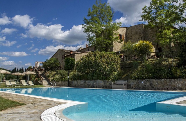 Patio exclusif avec panorama, piscine et charme
