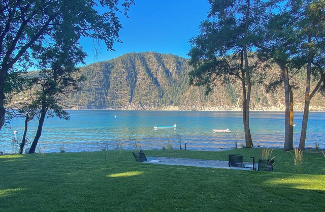 Exclusive Lakefront Getaway on Lake Chelan's Wapato Point