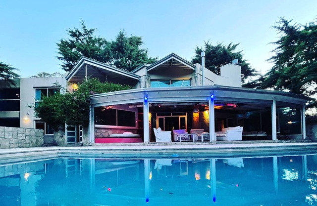 MANOIR EXCLUSIF pour les vacances VIP avec piscine privée