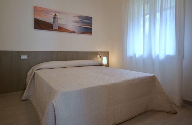 Villa moderne exclusive avec garage privé et jardin clôturé