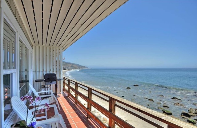 Exclusive Oceanfront Cottage sur Dry Sandy Carbon Beach - Seal
