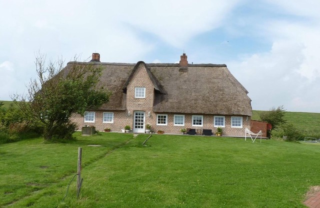 Exclusif, appartement spacieux dans la maison au toit de chaume construite en 1840 restaurée en 2010