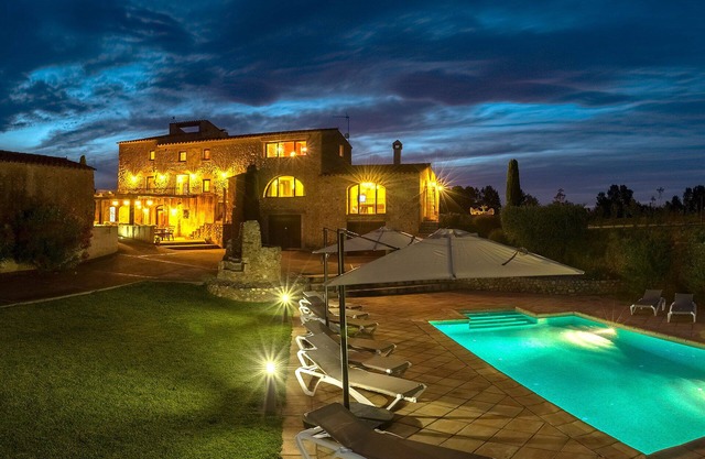 Villa exclusive avec piscine, barbecue et près de la rivière. Idéal pour les familles