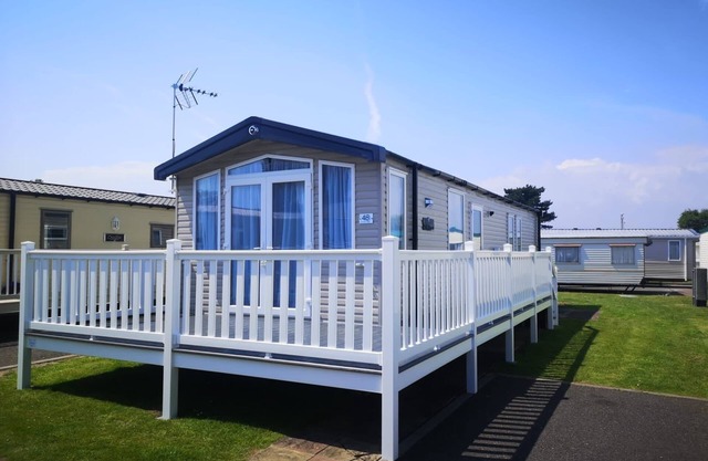 Exec Spec Holiday Home 5 minute walk from sandy beach