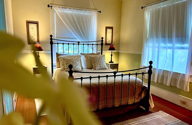 Eco-Boutique B&B : "Sandy Beach" Guest Room @ Aloha Boutique Hotel