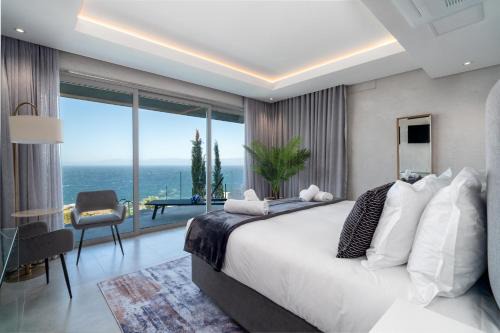 Executive Boulders Beach Suite with Ocean Views