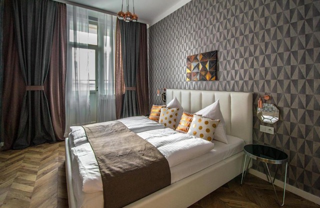 Executive Bright Apt. by Ruterra