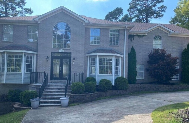 Executive Home- Conveniently Located w/ Outdoor Pool & 2 Master Suites